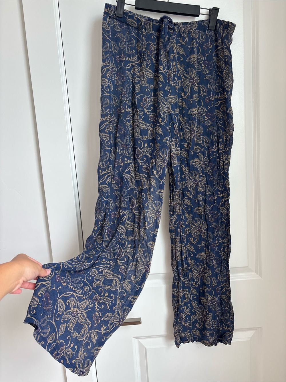 GAP Navy Floral Wide-Leg Pants with Beige Print